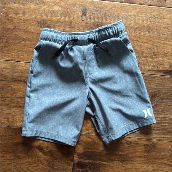 Hurley Gray Shorts size 5 - Picture 1 of 3